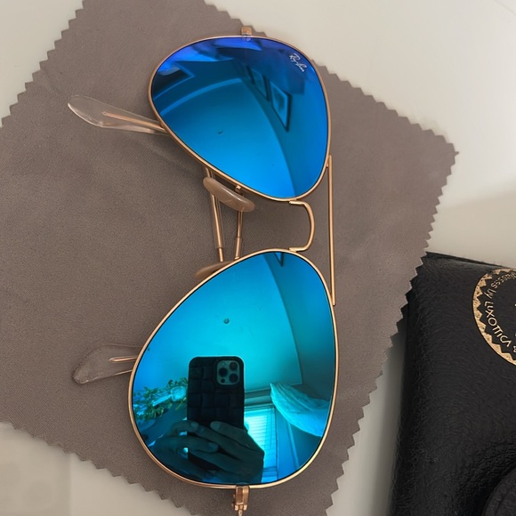 Sunglasses - Picture 3 of 7